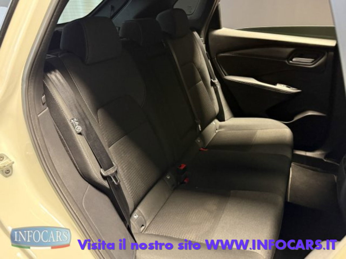Nissan Qashqai 1.3 mhev N-Connecta 2wd 140cv (8)