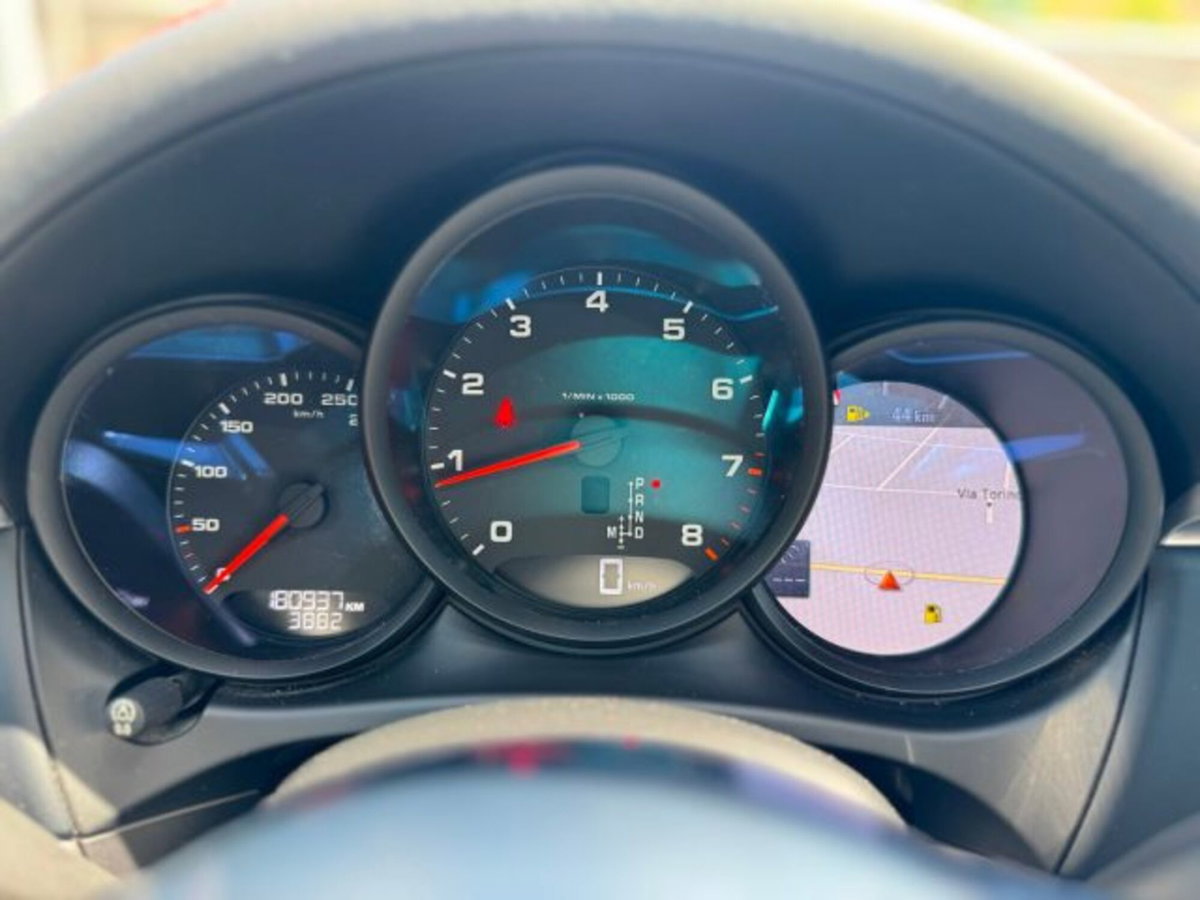 Porsche Macan 2.0 (13)