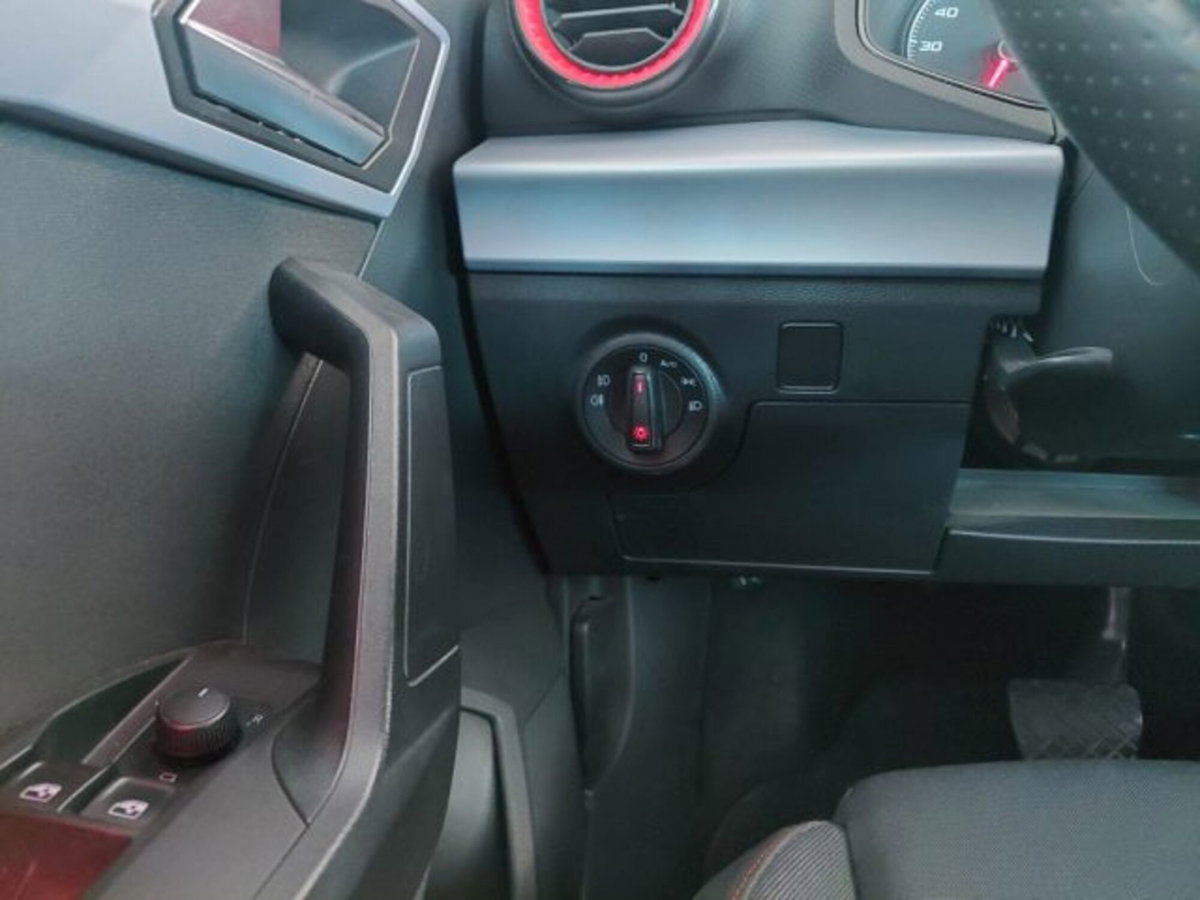 SEAT Arona 1.0 EcoTSI 110 CV DSG FR (19)