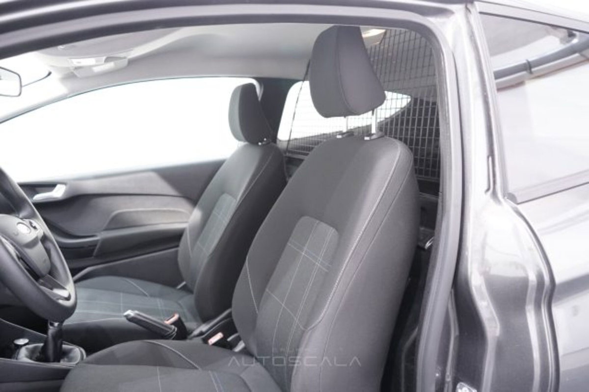Ford Fiesta 1.1 85 CV 3 porte  Business (11)