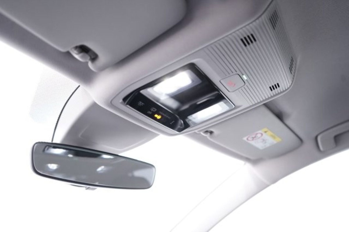 Volkswagen Golf Variant 1.0 eTSI EVO DSG Life (18)
