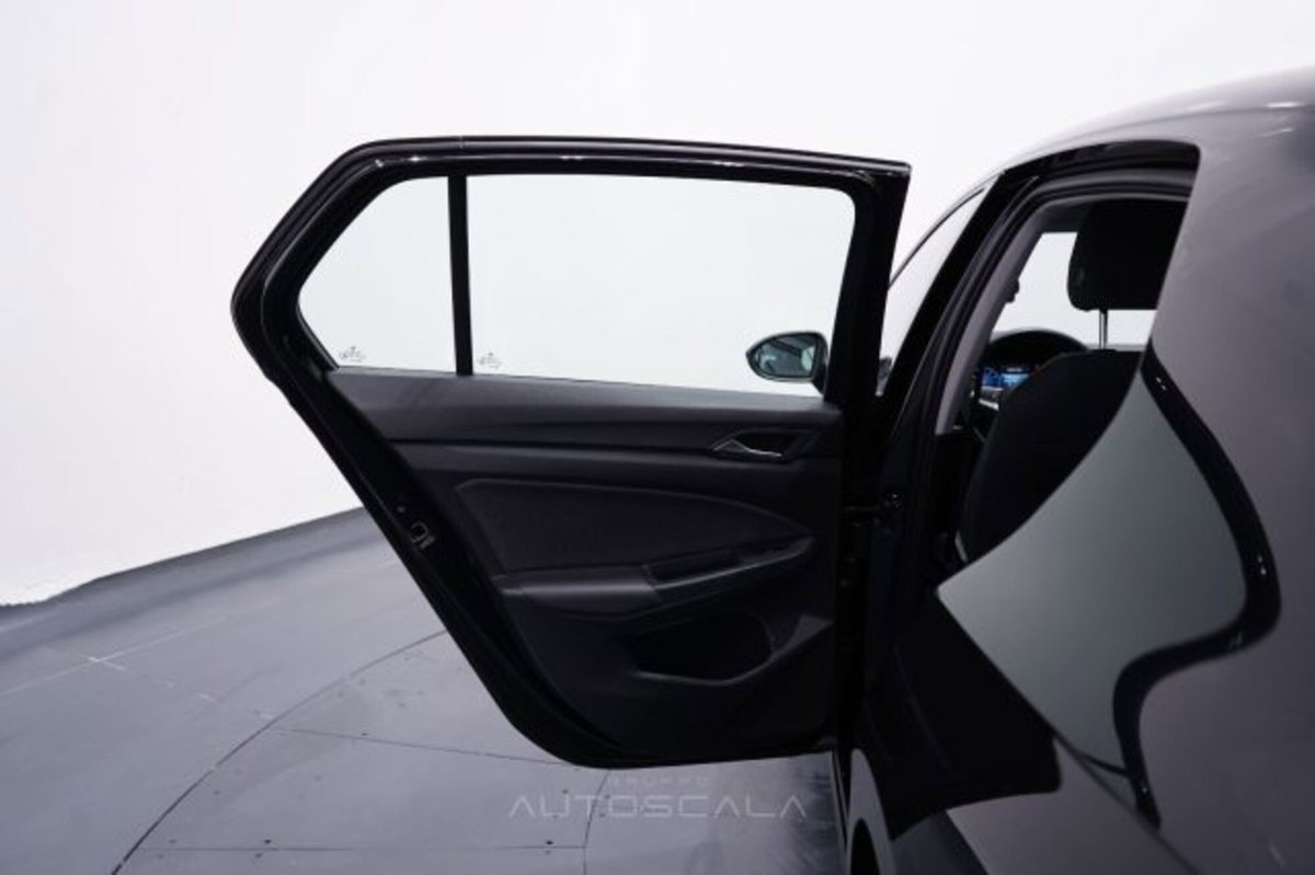 Volkswagen Golf Variant 1.0 eTSI EVO DSG Life (20)
