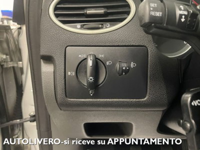 Ford Focus 1.6 TDCi (90CV) 5p. (16)