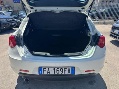 Alfa Romeo Giulietta 1.6 JTDm-2 Exclusive (18)