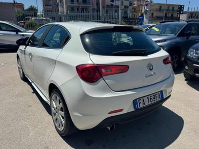 Alfa Romeo Giulietta 1.6 JTDm-2 Exclusive (6)