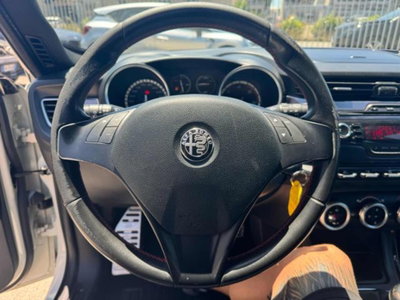 Alfa Romeo Giulietta 1.6 JTDm-2 Exclusive (9)