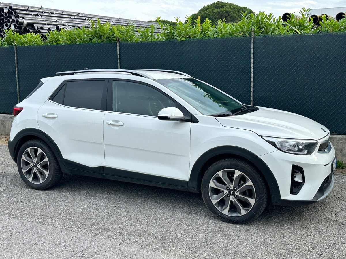 Kia Stonic 1.4 MPI EcoGPL Urban (2)