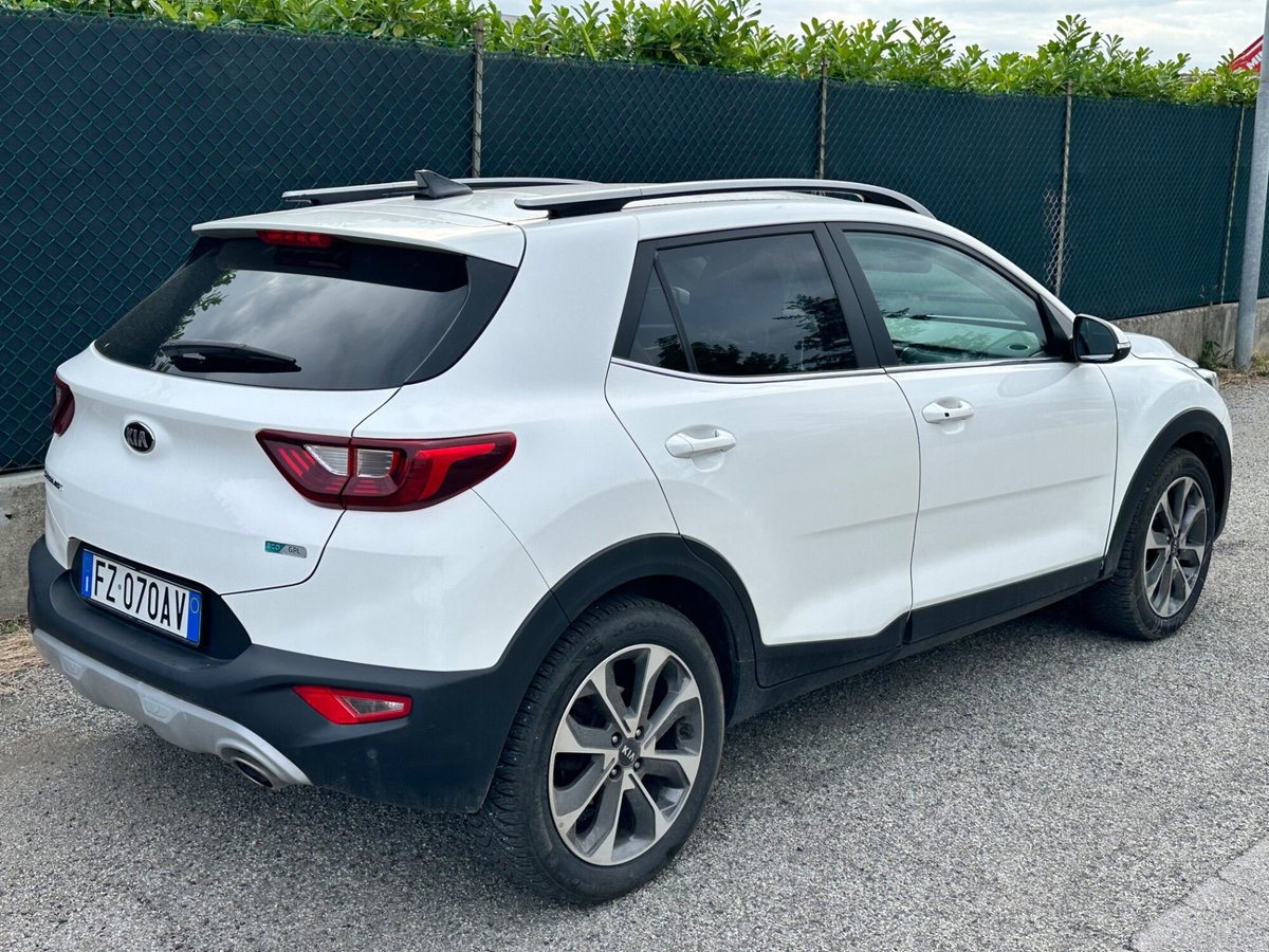Kia Stonic 1.4 MPI EcoGPL Urban (3)
