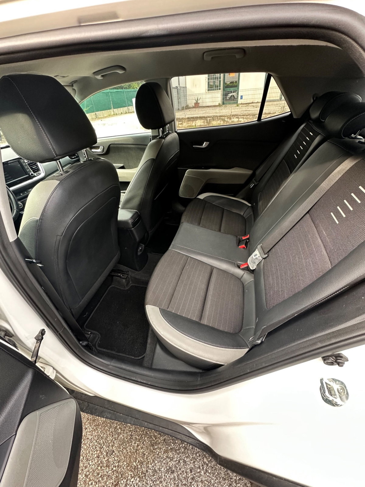 Kia Stonic 1.4 MPI EcoGPL Urban (5)