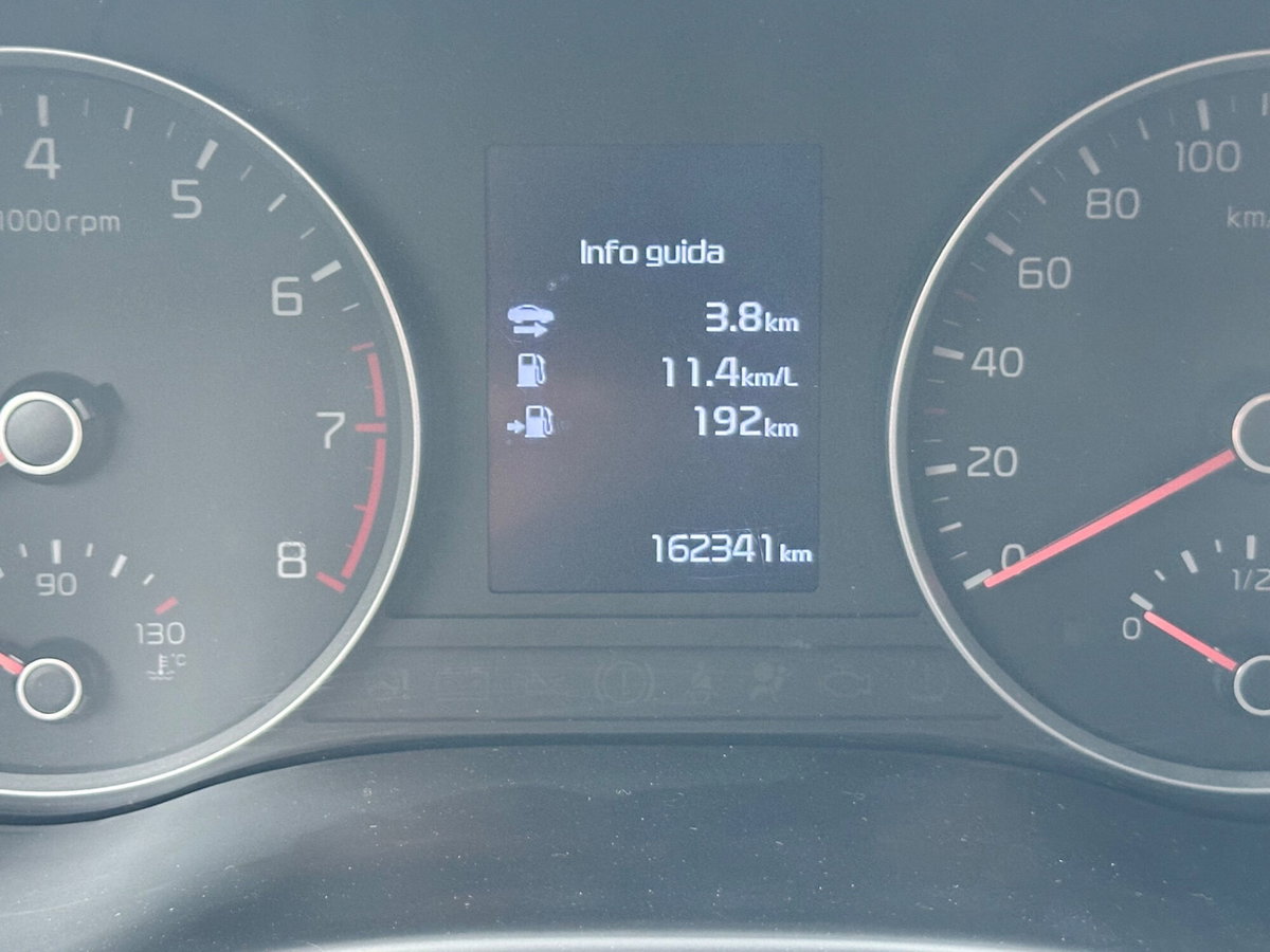 Kia Stonic 1.4 MPI EcoGPL Urban (6)