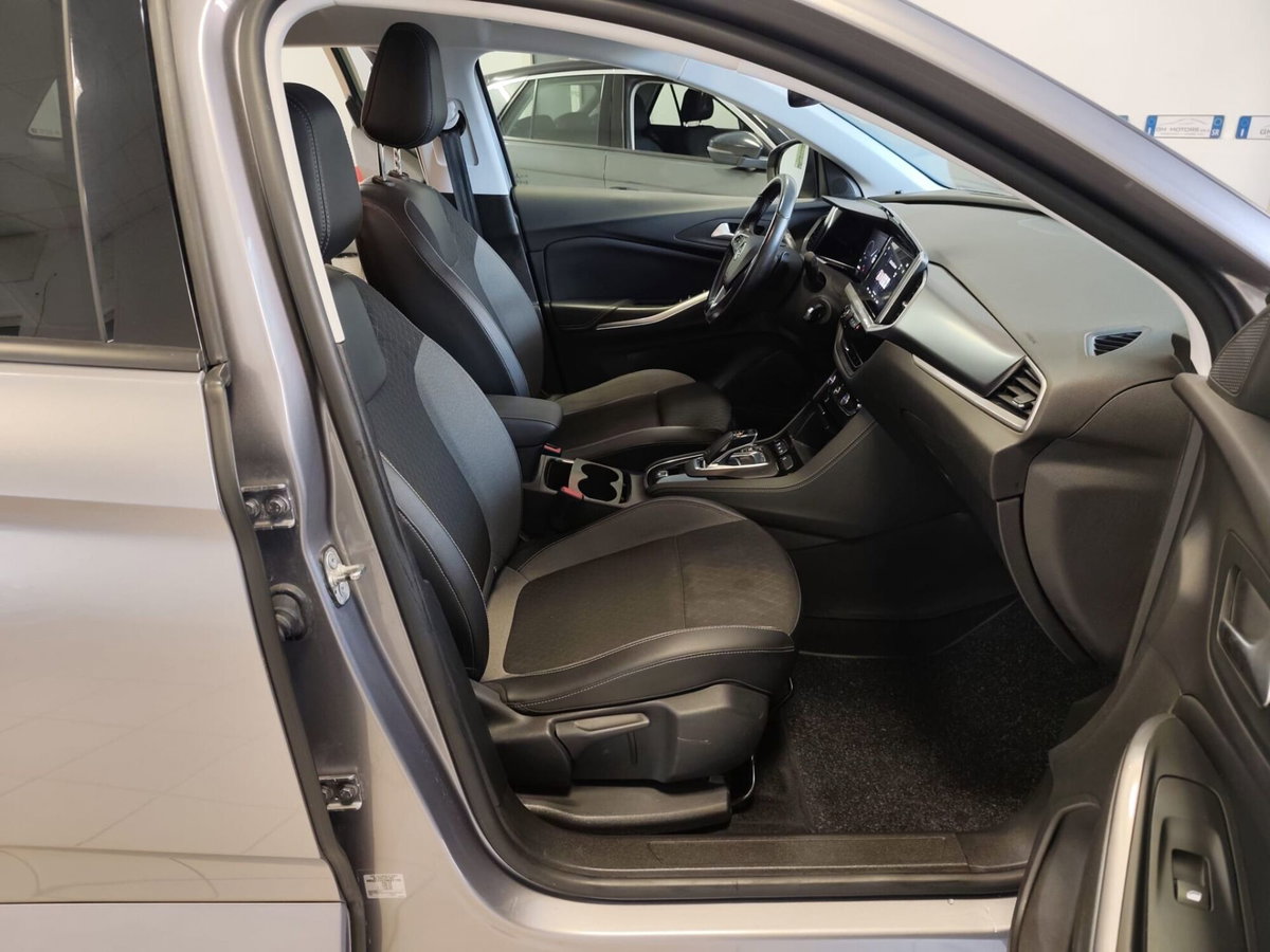 Opel Grandland 1.5 diesel Ecotec aut. Business Elegance (10)