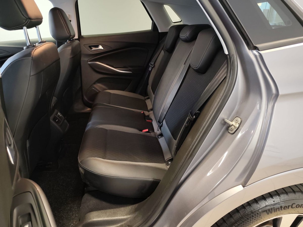 Opel Grandland 1.5 diesel Ecotec aut. Business Elegance (12)