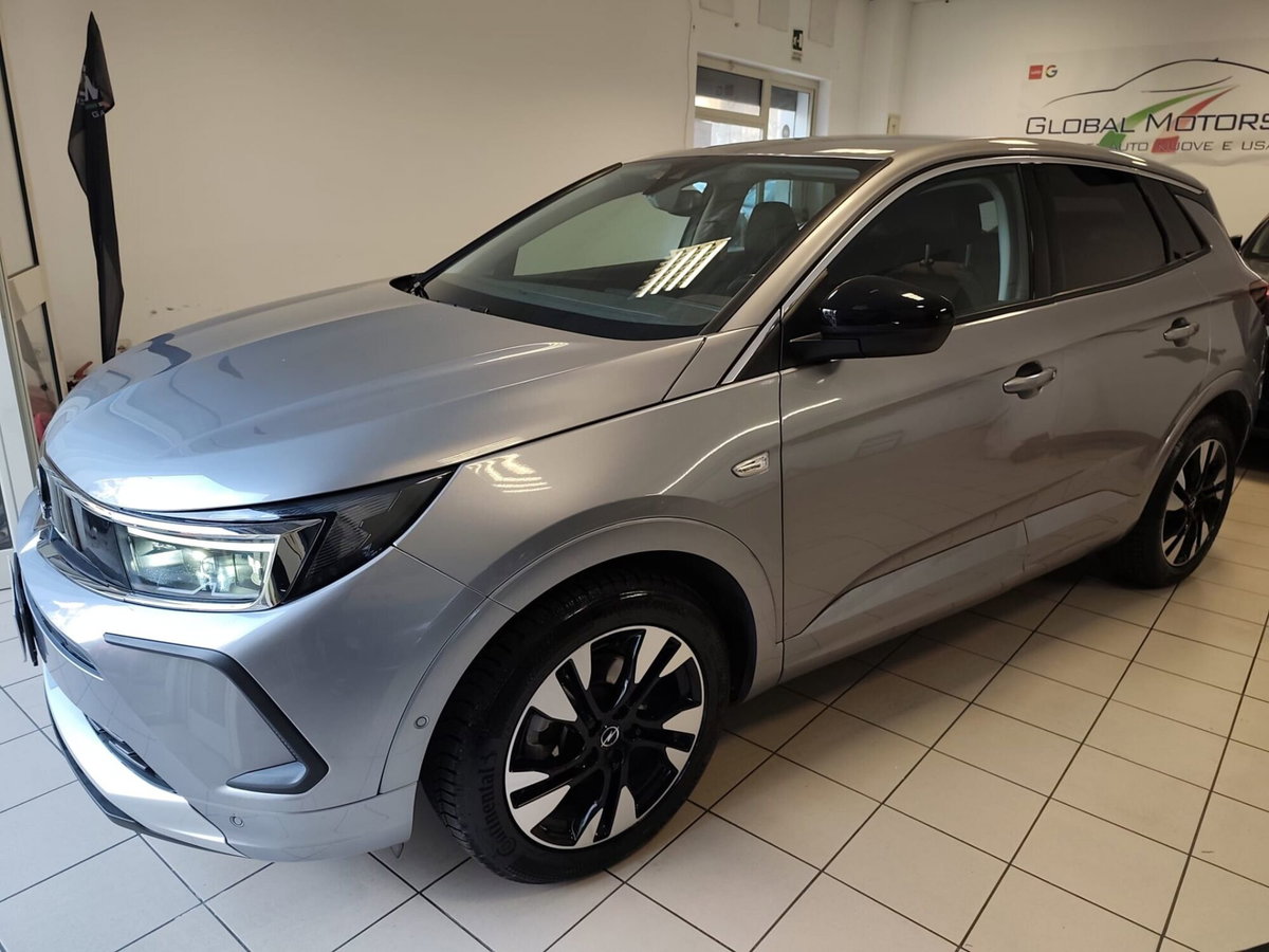 Opel Grandland 1.5 diesel Ecotec aut. Business Elegance (2)