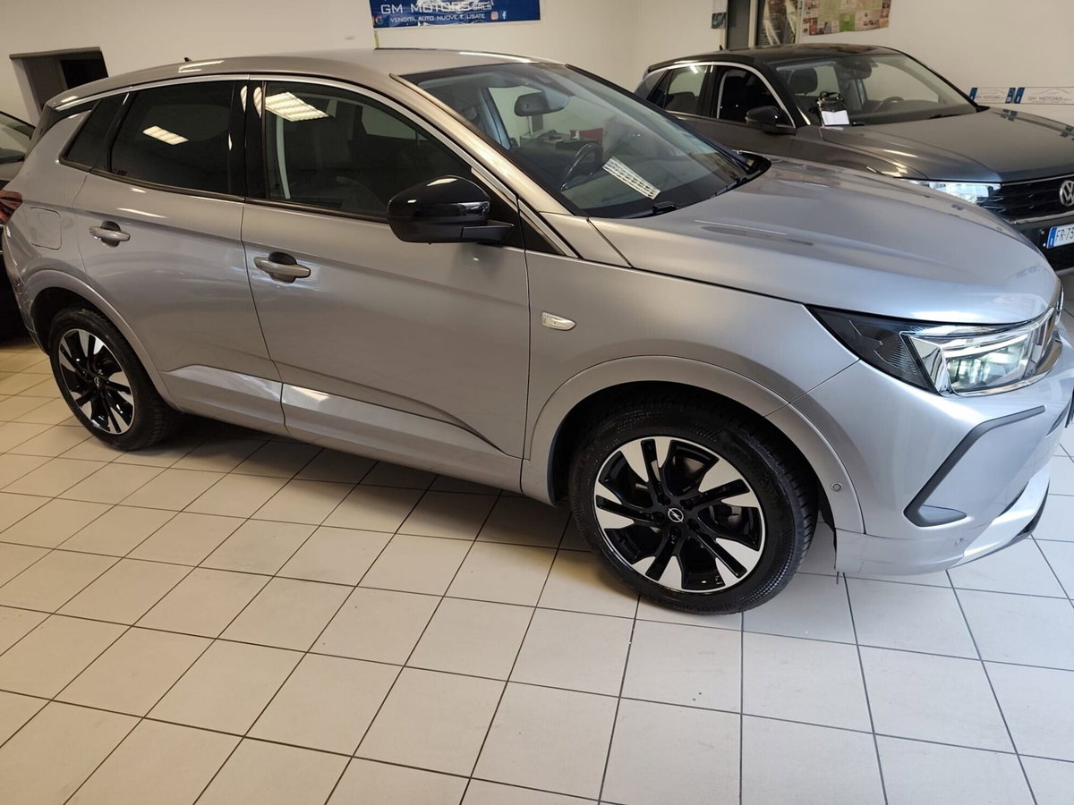 Opel Grandland 1.5 diesel Ecotec aut. Business Elegance (3)