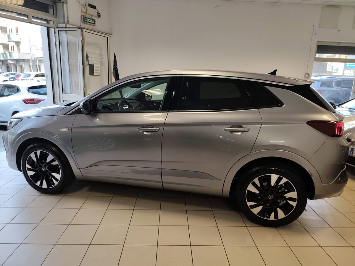Opel Grandland 1.5 diesel Ecotec aut. Business Elegance (6)