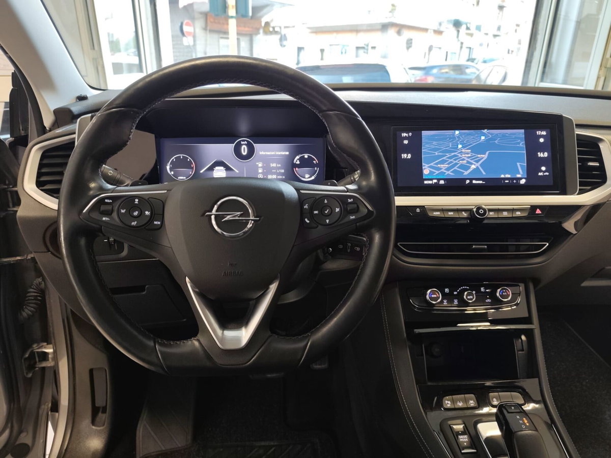 Opel Grandland 1.5 diesel Ecotec aut. Business Elegance (7)
