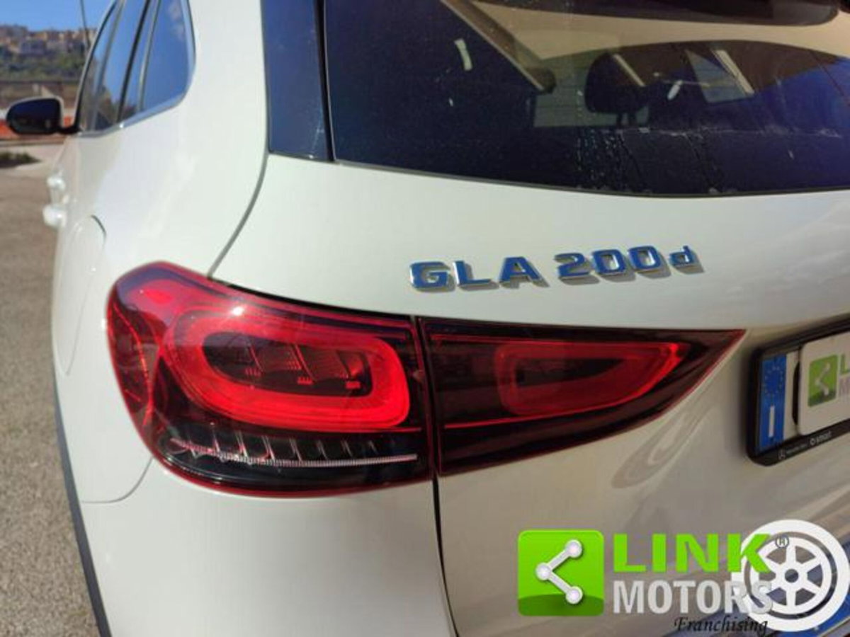 Mercedes-Benz GLA SUV 200 d Automatic Sport (11)