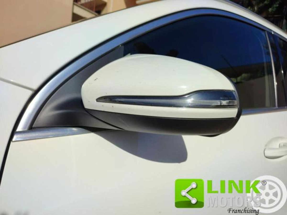 Mercedes-Benz GLA SUV 200 d Automatic Sport (14)