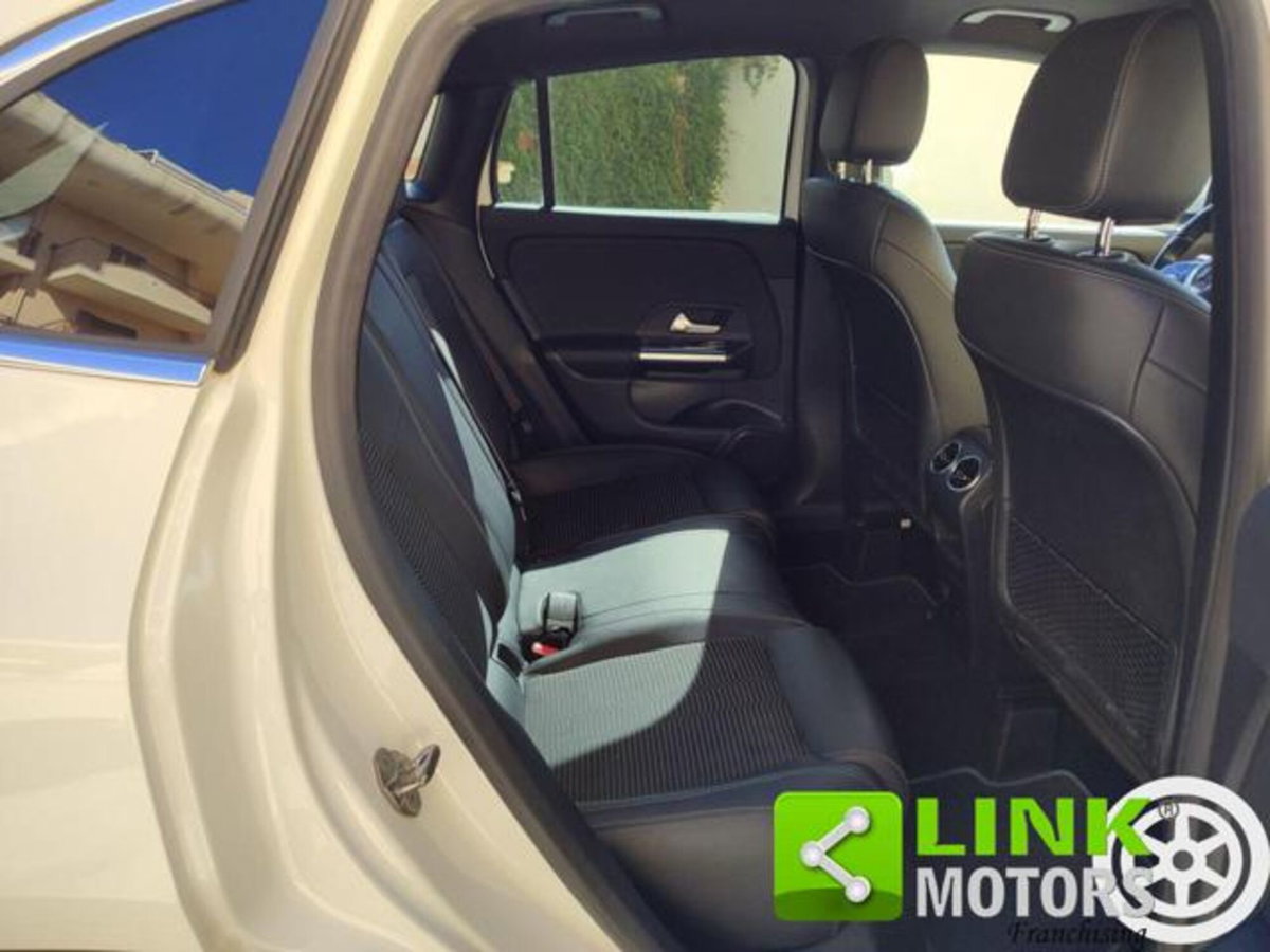 Mercedes-Benz GLA SUV 200 d Automatic Sport (19)