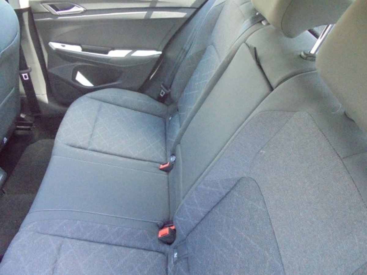 Volkswagen Golf Variant 1.0 eTSI EVO DSG Life (19)