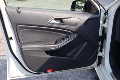 Mercedes-Benz Classe A 180 Premium (18)