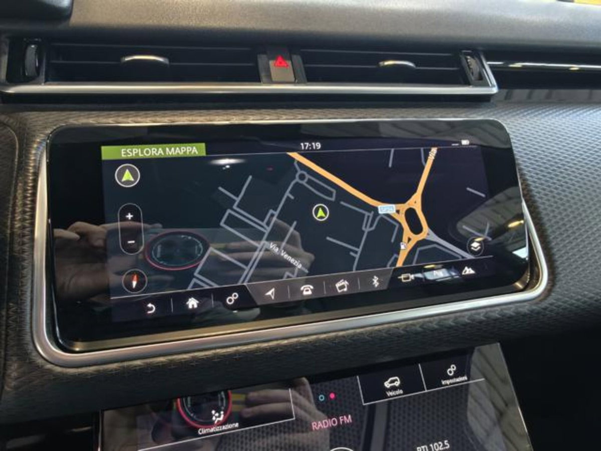 Land Rover Range Rover Velar 2.0D I4 240 CV R-Dynamic HSE (13)