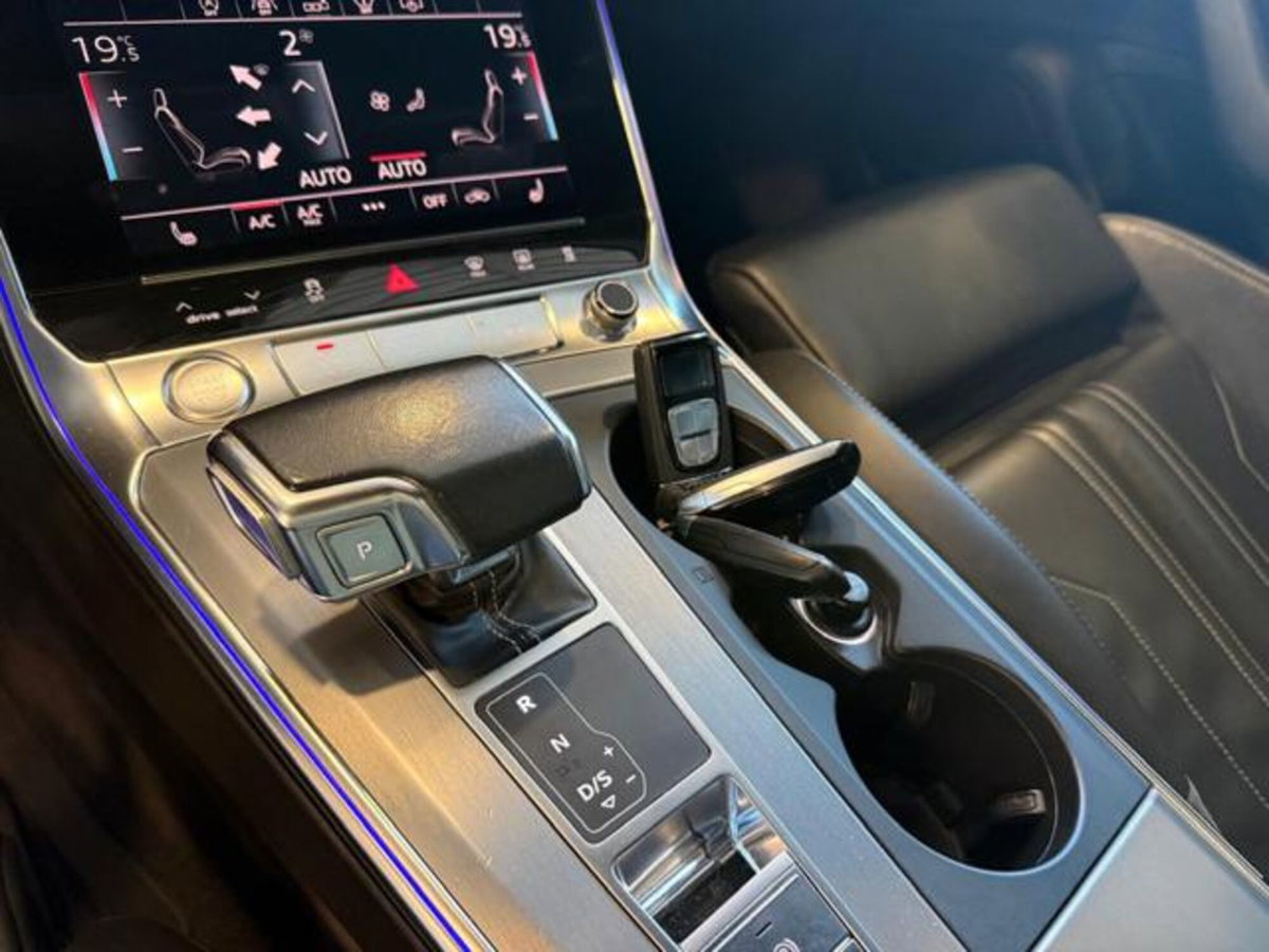 Audi A6 Avant 50 3.0 TDI quattro tiptronic (14)