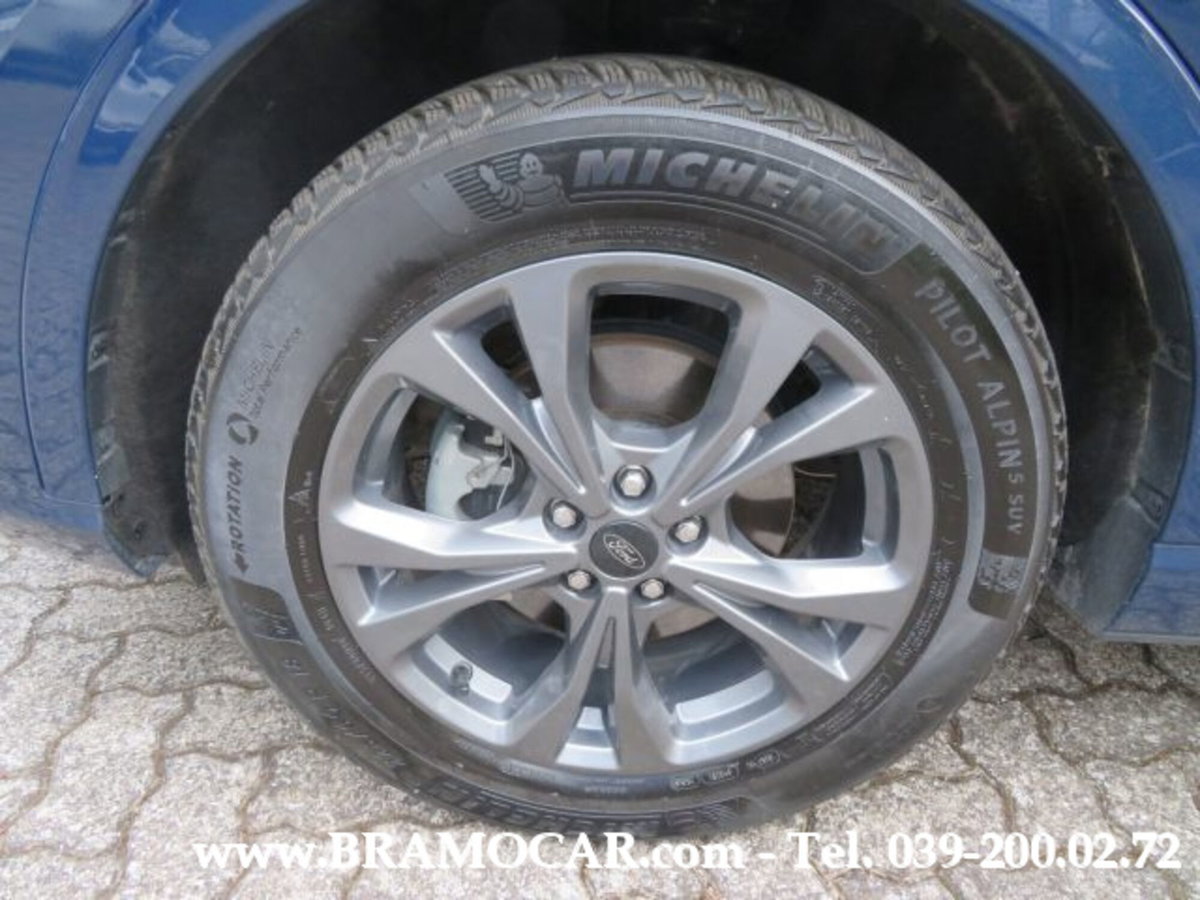 Ford Kuga 2.5 Plug In Hybrid 225 CV CVT 2WD ST-Line (10)