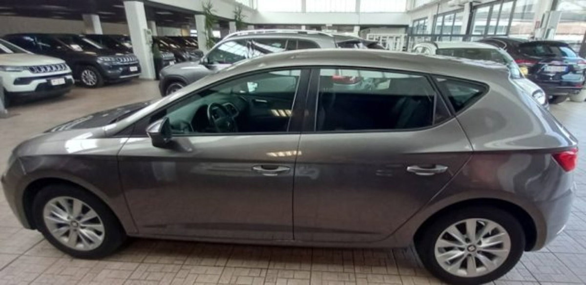 SEAT Leon 1.6 TDI 115 CV 5p. Style (2)