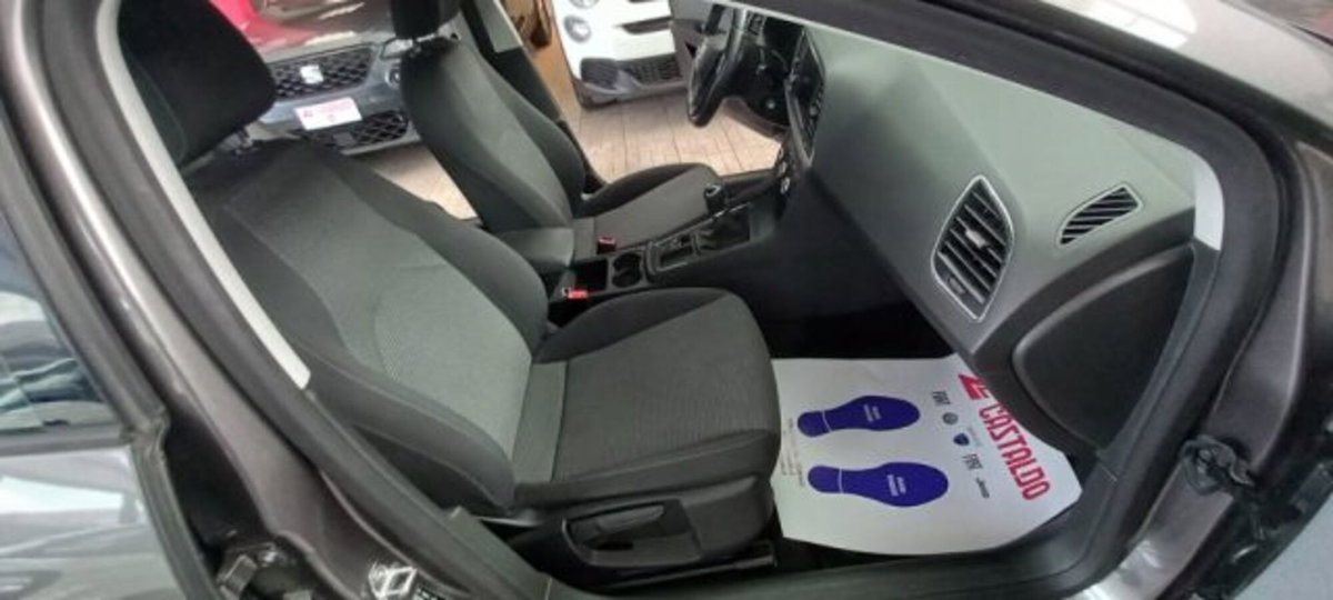 SEAT Leon 1.6 TDI 115 CV 5p. Style (9)