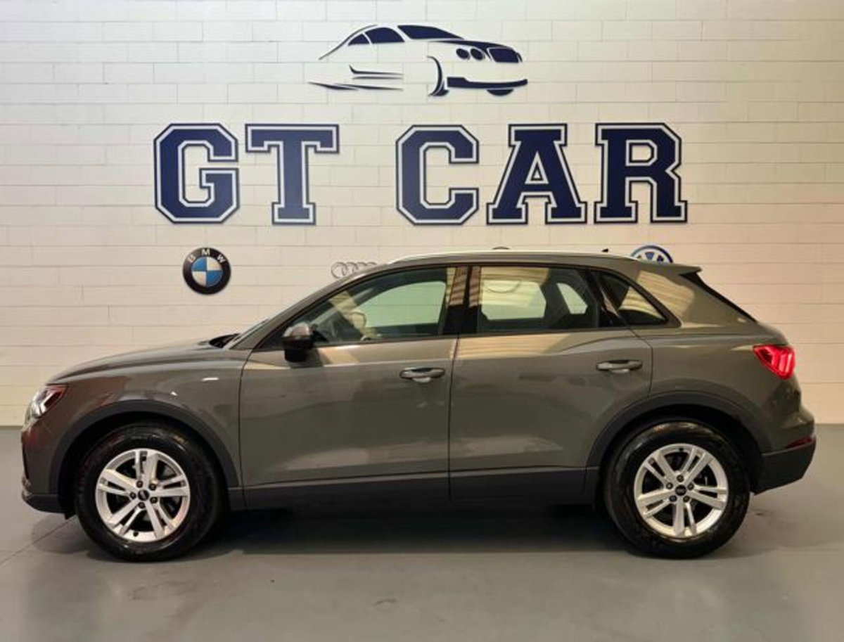 Audi Q3 35 TDI quattro S tronic Business (4)
