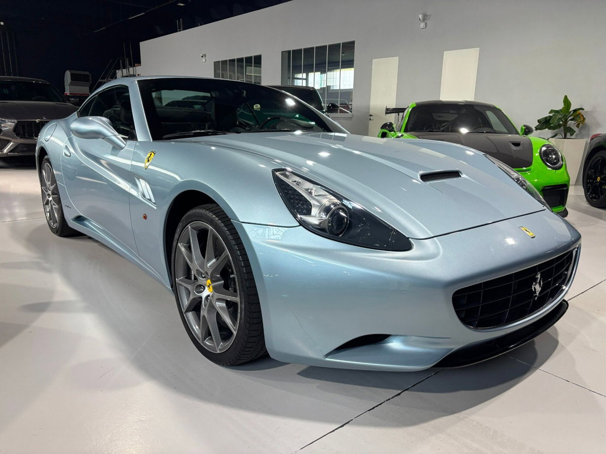 Ferrari California Spider California DCT (2)