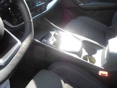 Nissan Qashqai MHEV 158 CV Xtronic Premiere Edition (8)