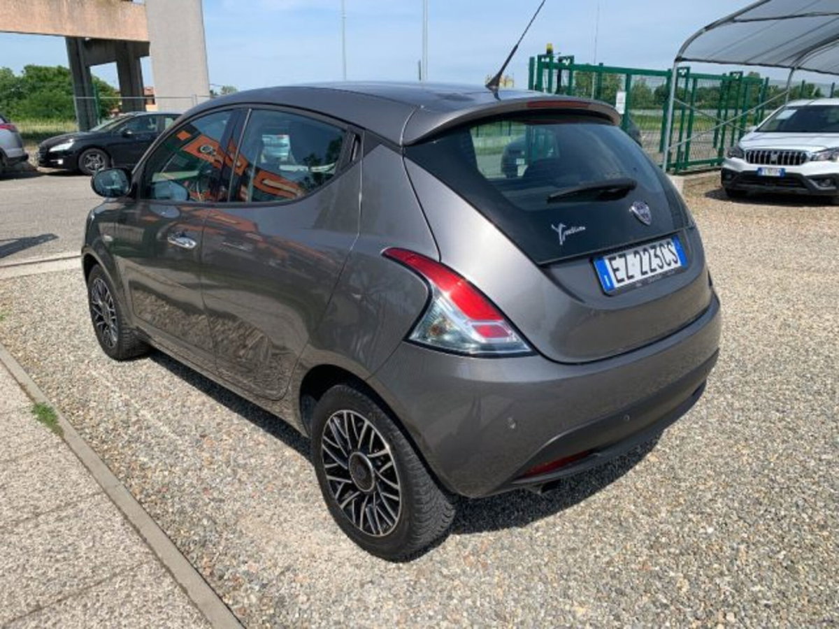 Lancia Ypsilon 1.2 69 CV 5 porte Platinum (7)