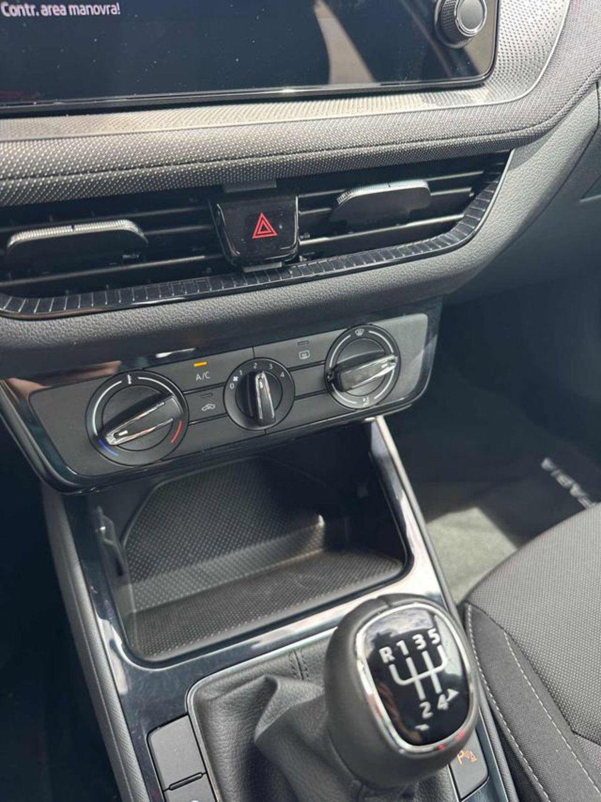 Skoda Fabia 1.0 mpi evo Young Edition 80cv (14)