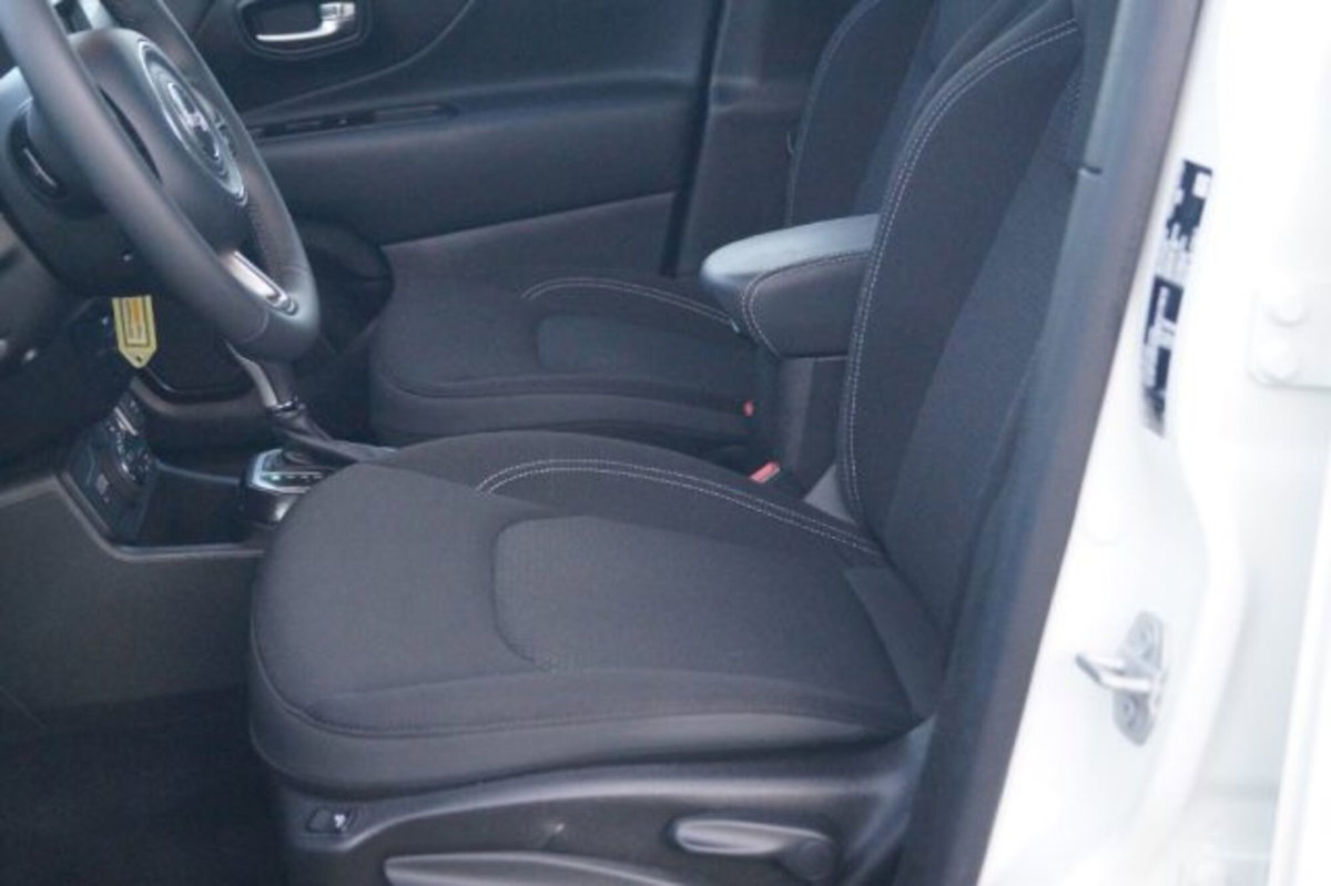 Jeep Renegade 1.3 T4 190CV PHEV 4xe AT6 Limited (8)