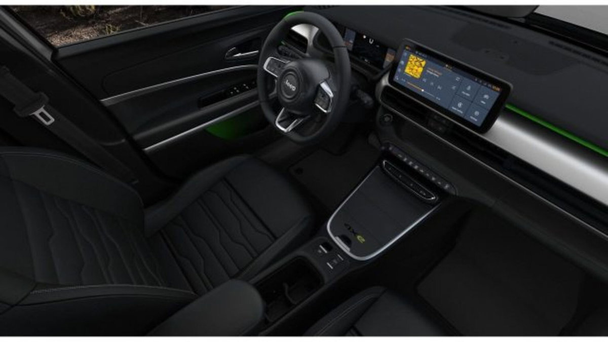 Jeep Avenger 1.2 turbo e-hybrid mhev Overland 4xe 145cv edct6 (9)