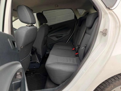 Ford Fiesta 1.4 TDCi 68CV 5 porte Titanium (13)