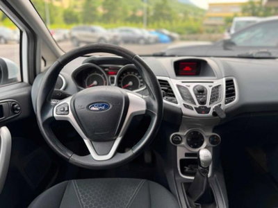 Ford Fiesta 1.4 TDCi 68CV 5 porte Titanium (8)