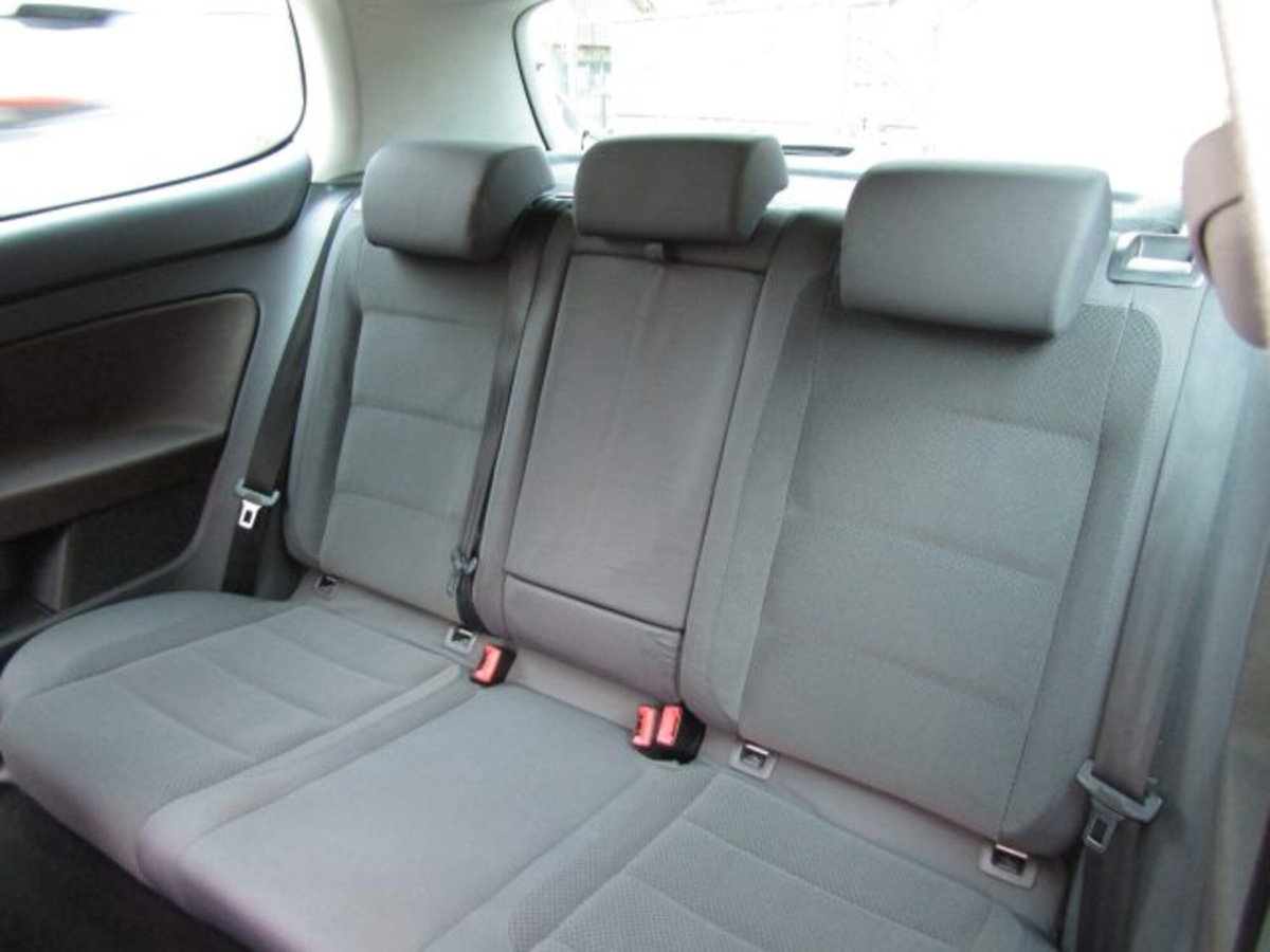 Volkswagen Golf 1.9 TDI 3p. 5m. GT Sport (11)