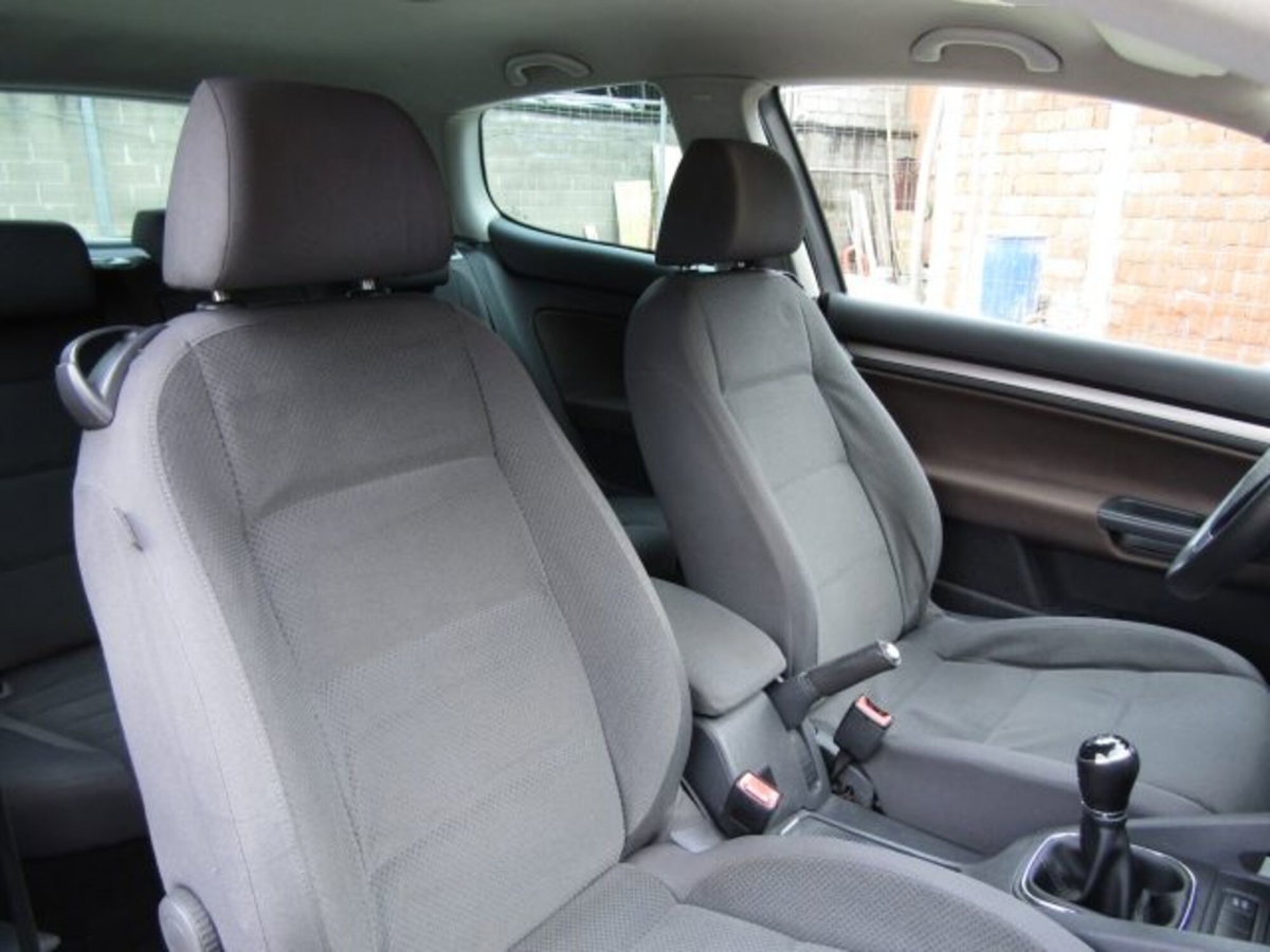 Volkswagen Golf 1.9 TDI 3p. 5m. GT Sport (14)