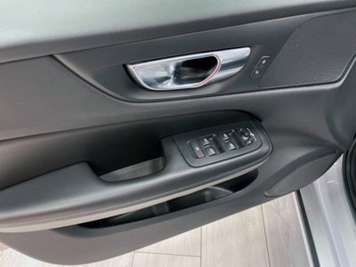 Volvo V60 B4 Geartronic Momentum Business Pro (16)