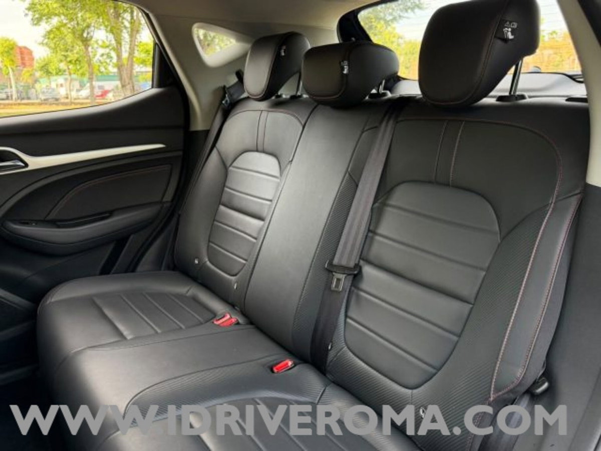 Mg ZS ZS 1.5 Luxury (9)