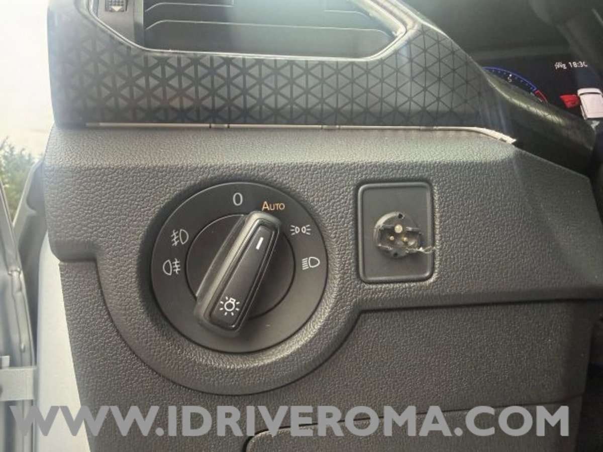 Volkswagen T-Cross 1.0 TSI 110 CV DSG Advanced (12)