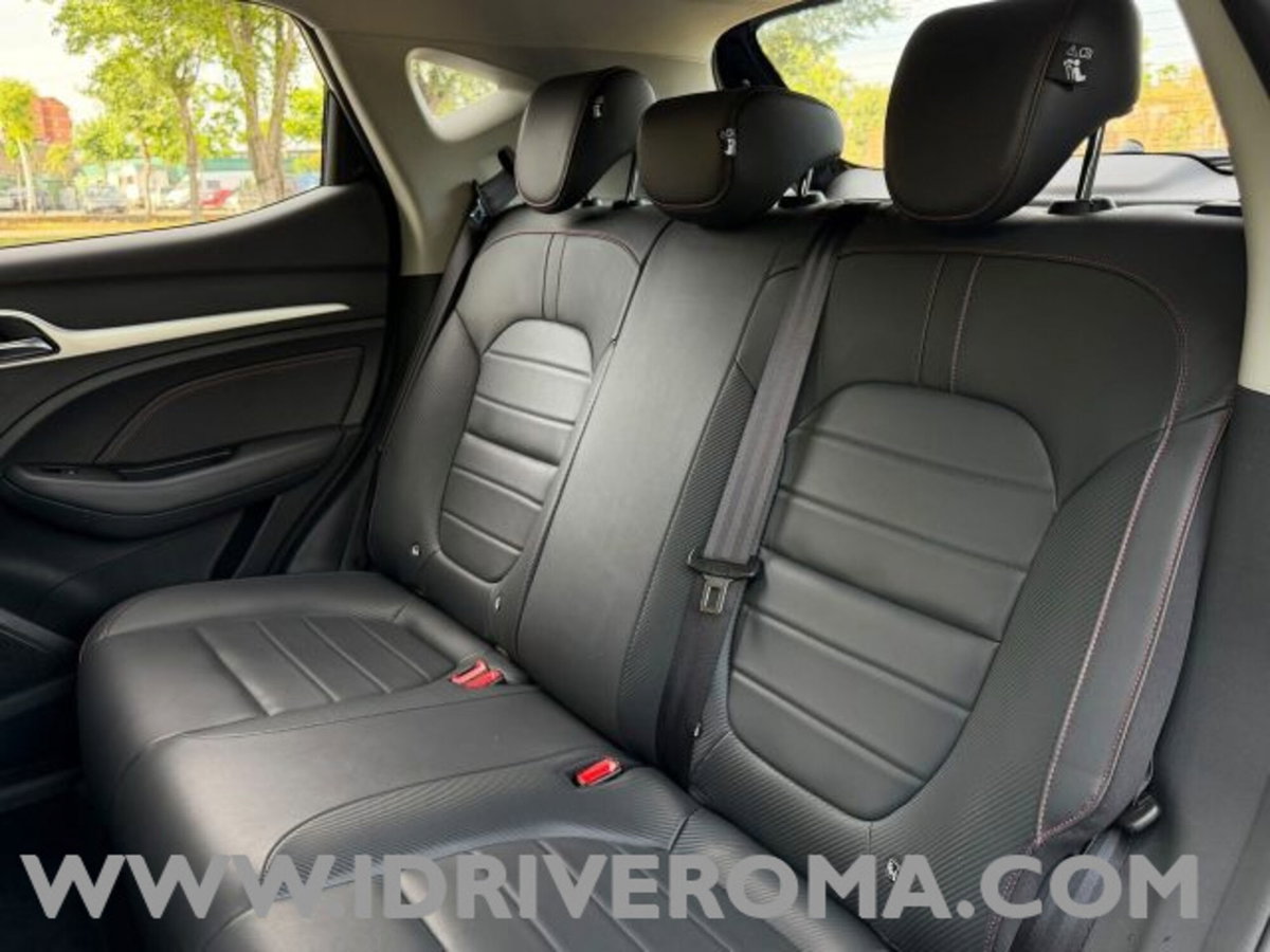 Mg ZS ZS 1.5 Luxury (9)