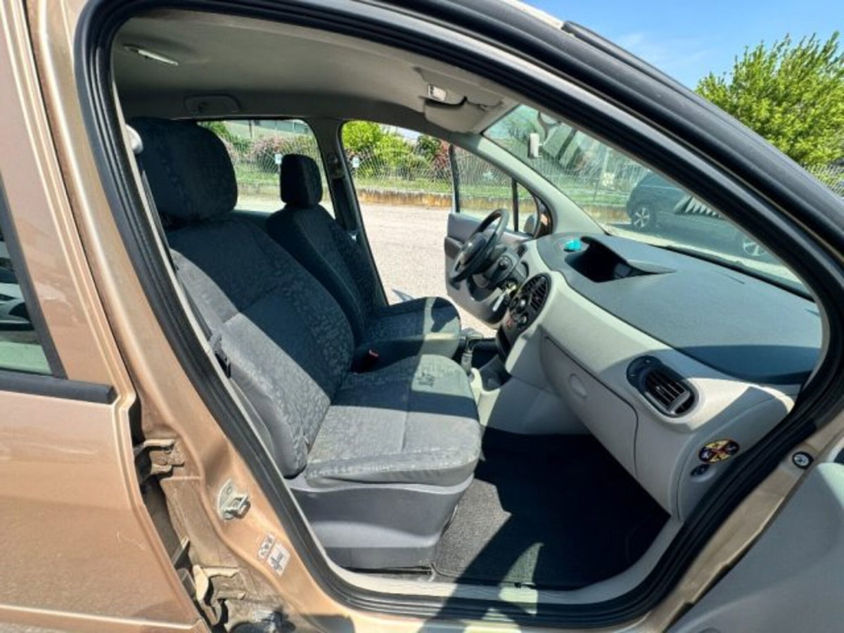 Renault Modus 1.2 16V Confort Privilège (10)