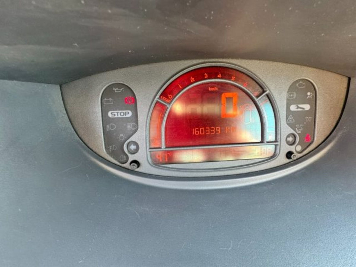 Renault Modus 1.2 16V Confort Privilège (11)