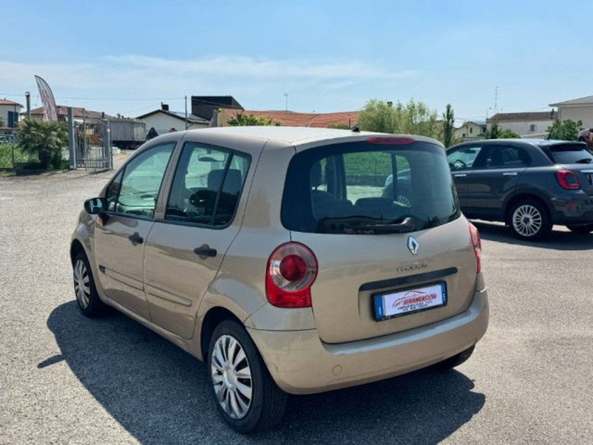 Renault Modus 1.2 16V Confort Privilège (5)