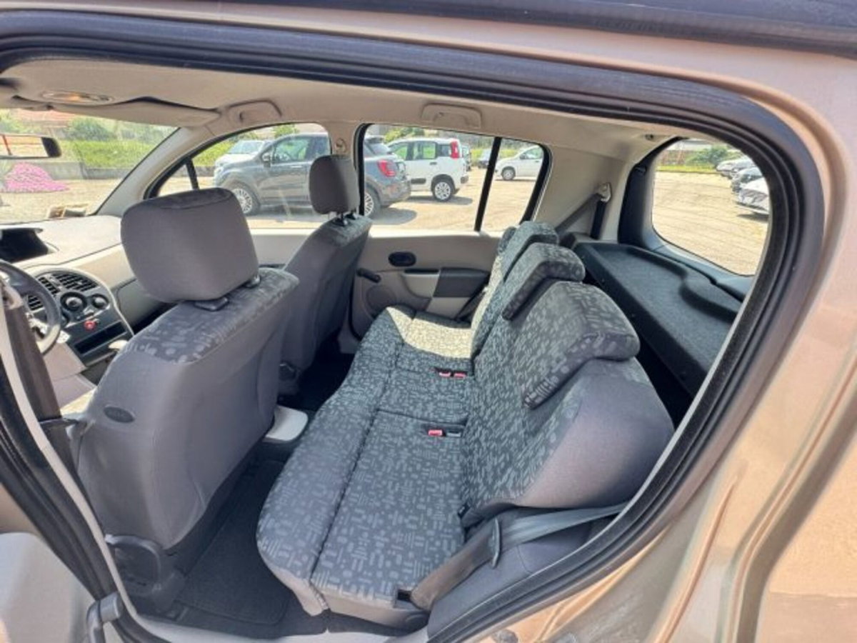 Renault Modus 1.2 16V Confort Privilège (8)