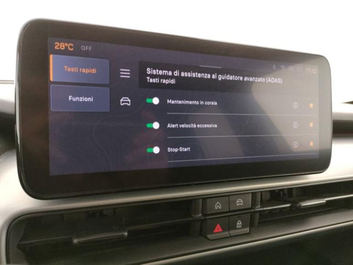 Jeep Avenger 1.2 turbo Summit fwd 100cv (14)